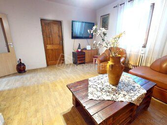 Rodinný dom - 3 byty a pozemok o výmere 1051 m2
Popis: Ponúk