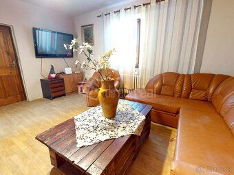 Rodinný dom - 3 byty a pozemok o výmere 1051 m2
Popis: Ponúk