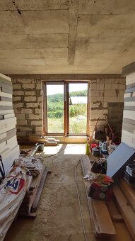 Exkluzívne ponúkam na predaj záhradu s rozostavanou chatou v