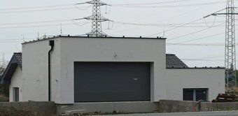 Ponúkame Vám na predaj 4-izbovú NOVOSTAVBU RD v obci ZAVAR v