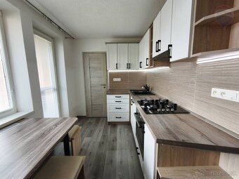 RE/MAX Joy ponúka na predaj veľkometrážny 3-izbový byt v Čie