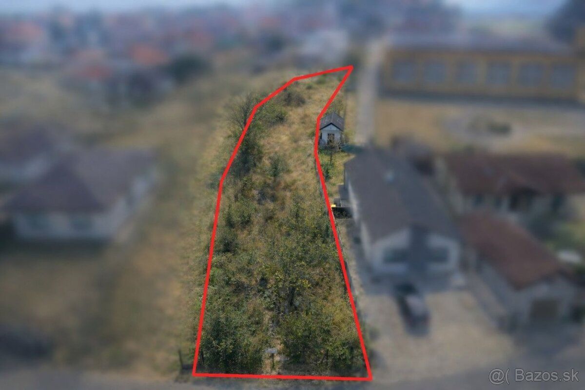 Ponúkame Vám na predaj stavebný pozemok s výmerou 881 m², kt