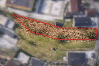 Ponúkame Vám na predaj stavebný pozemok s výmerou 881 m², kt