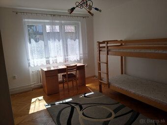 Dám do prenájmu 3-izbový slnečný byt nachádzajúci sa vo výbo