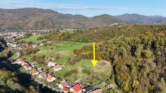 Ponúkame na predaj stavebný pozemok s výmerou 2013 m², nachá