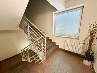 AVORY Realitné Centrum / Ponúkame na prenájom peknú kancelár