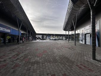 Prenájom obchodných priestorov – OC Retail Park Liptovský Mi