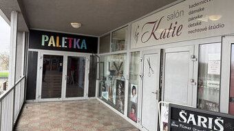 Na prenájom nová komerčná budova s pozemkom pri hlavnej cest