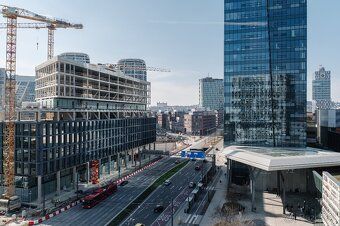 Reprezentatívny lounge v budove Zwirn Office, ktorý si môžet