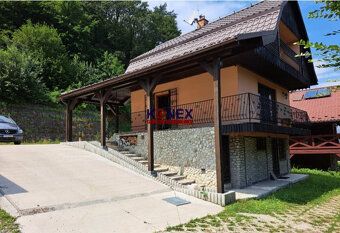 ID:2548 Ponúkame na predaj murovanú chatu v nádhernom prostr