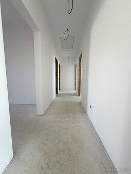 Ponúkame na predaj 4 izbovú novostavbu rodinného domu typu b