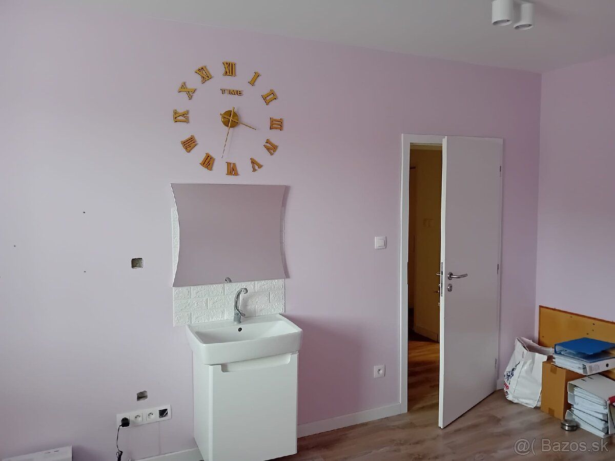 Dám do prenájmu priestor na podnikanie 18m2. Volať v pracovn
