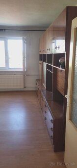 Predám 3izbový rodinný dom vo Veľkých Janikovciach.Pozemok m