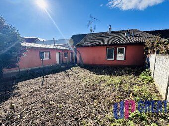 Ponúkame na predaj prízemný 3-izbový rodinný dom nachádzajúc