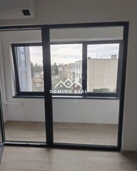 Ponúkame Vám na prenájom 1-izbový /35 m2/ nezariadený apartm