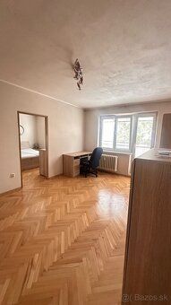Mám do podnájmu voľný 2 izbový byt (s balkónom a pivnicou) -