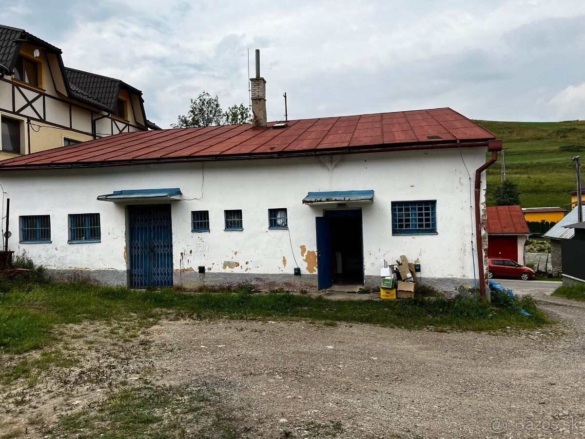 Ponúkame na predaj obchodnú budovu v centrálnej časti obce L
