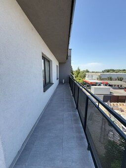 Ponúkame na predaj: Luxusný 2-izbový byt s balkónom v novost