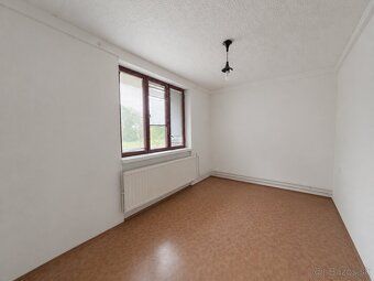 🔥 NA PREDAJ 🔥 🏡 Starší rodinný dom v obci Kamenec pod Vtáčni