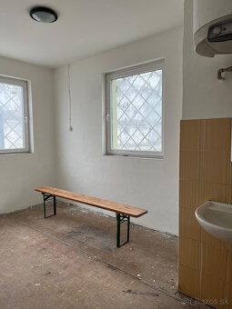 Ponúkam do nájmu skladové priestory v bývalom areáli ZTS, vo