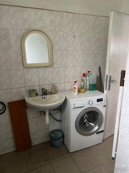 Ponúkam do nájmu skladové priestory v bývalom areáli ZTS, vo