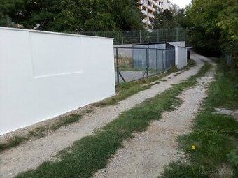 Mám záujem o garáž na ulici Obchodná v Košiciach. Platba pri