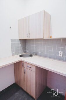 Obchodné priestory sa nachádzajú na frekventovanej Račianske