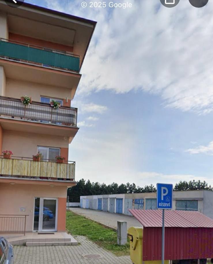 Predám garáž v Nemšovej. Ulica Športová.