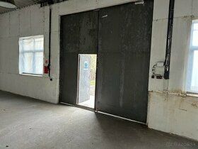 Ponúkam skladové priestory na prenájom - 205 m2 s rampou na 
