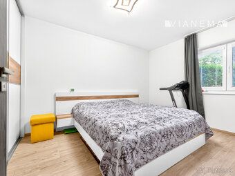 Priestranný moderný 4-izbový bungalov v pokojnej lokalite Le