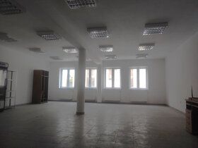 Ponúkame na prenájom kancelárske priestory v centre mesta, n