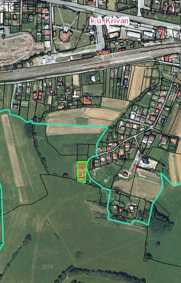 Pozemok sa nachádza v obci Kriváň s rozlohou 1 689 m², k poz
