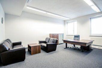 Ponúkame na predaj štvorpodlažnú polyfunkčnú budovu s celkov