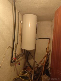 Ponúkame na predaj peknú rekreačnú chatu v blízkosti Hotel Z