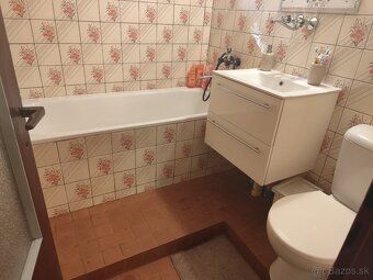 Ponúkame na predaj peknú rekreačnú chatu v blízkosti Hotel Z
