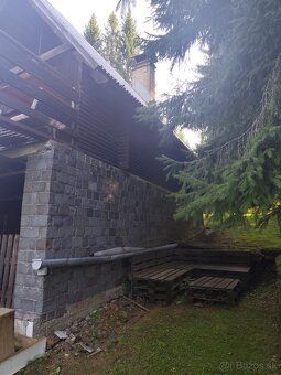Ponúkame na predaj peknú rekreačnú chatu v blízkosti Hotel Z