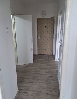 Typ: 1-izbový byt Ulica: pred polom Obec: Trenčín
Ponúkame n