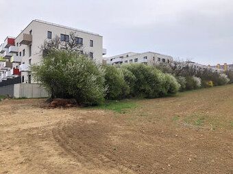 Rozloha 1737m2 Voda, elektrina na pozemku - áno K pozemku ve