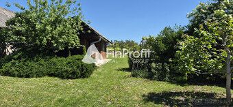 Rozloha 1737m2 Voda, elektrina na pozemku - áno K pozemku ve