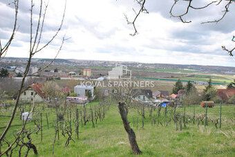 Rozloha 1737m2 Voda, elektrina na pozemku - áno K pozemku ve