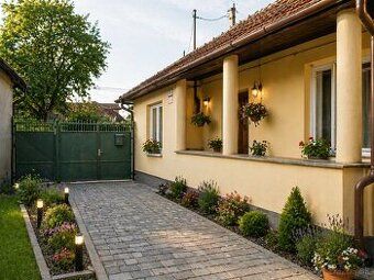 Predam rod.dom ktorý bol postavený roku 1989 z kvadra.Rozloh