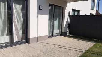 Prenajmem 2 izbový byt v Nitre na Hornostavskej ulici v novo