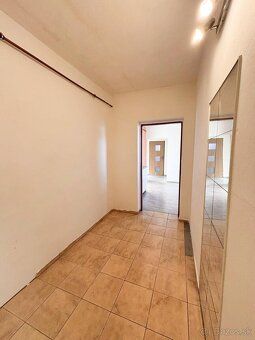 🏡 Priestranný 4-izbový byt s garážou, pivnicou a spoločnou z