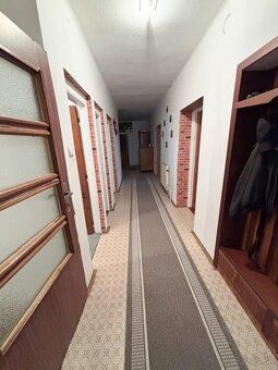 🏡 Veľký tehlový rodinný dom pre 1 alebo 2 rodiny – priestor,