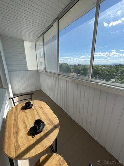 Ponúkam na predaj veľkú garsónku o výmere 29,8 m² s priestra