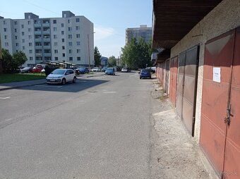 Prenajmem garáž v Snine na Partizánskej ulici, garáž nemá el