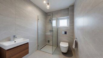AVE estate Vám ponúka na predaj nadštandardný 5 izbový rodin