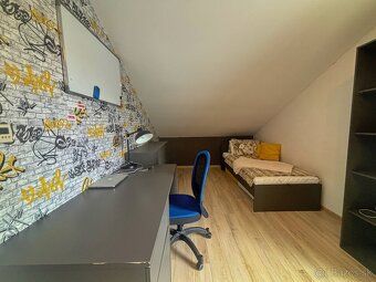 Ponúkame na predaj krásny, kvalitne postavený 5-izbový murov