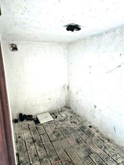 Predaj INVESTIČNÝ slnečný pozemok s murovanou, podpivničenou