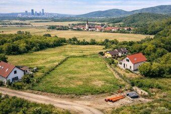 Ponúkame na predaj atraktívny stavebný pozemok v obľúbenej a